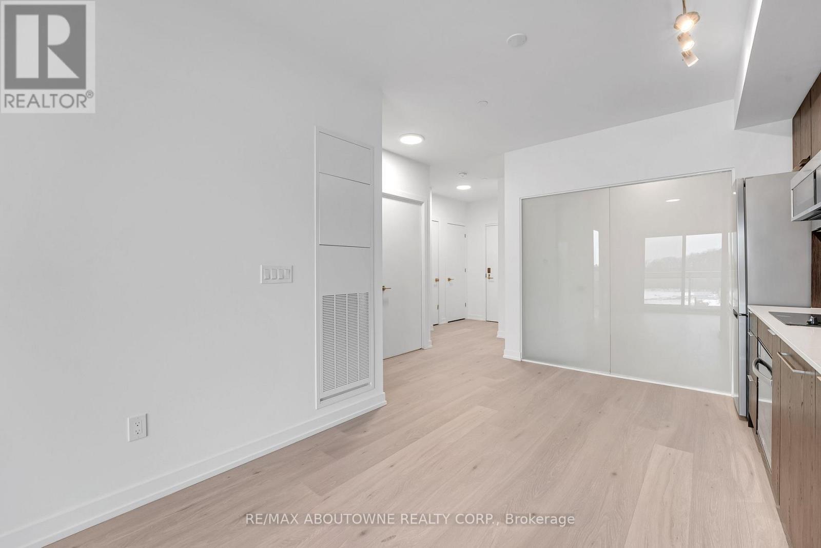 623 - 2501 Saw Whet Boulevard, Oakville, ON - Indoor