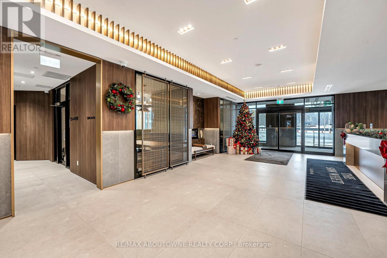 623 - 2501 Saw Whet Boulevard, Oakville, ON - Indoor Photo Showing Other Room