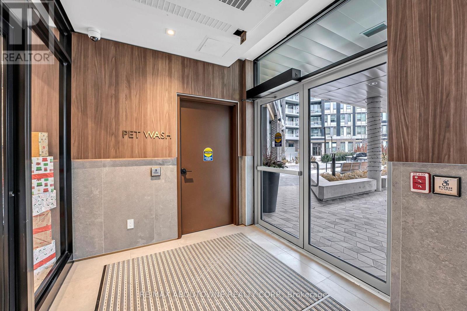 623 - 2501 Saw Whet Boulevard, Oakville, ON - Indoor Photo Showing Other Room