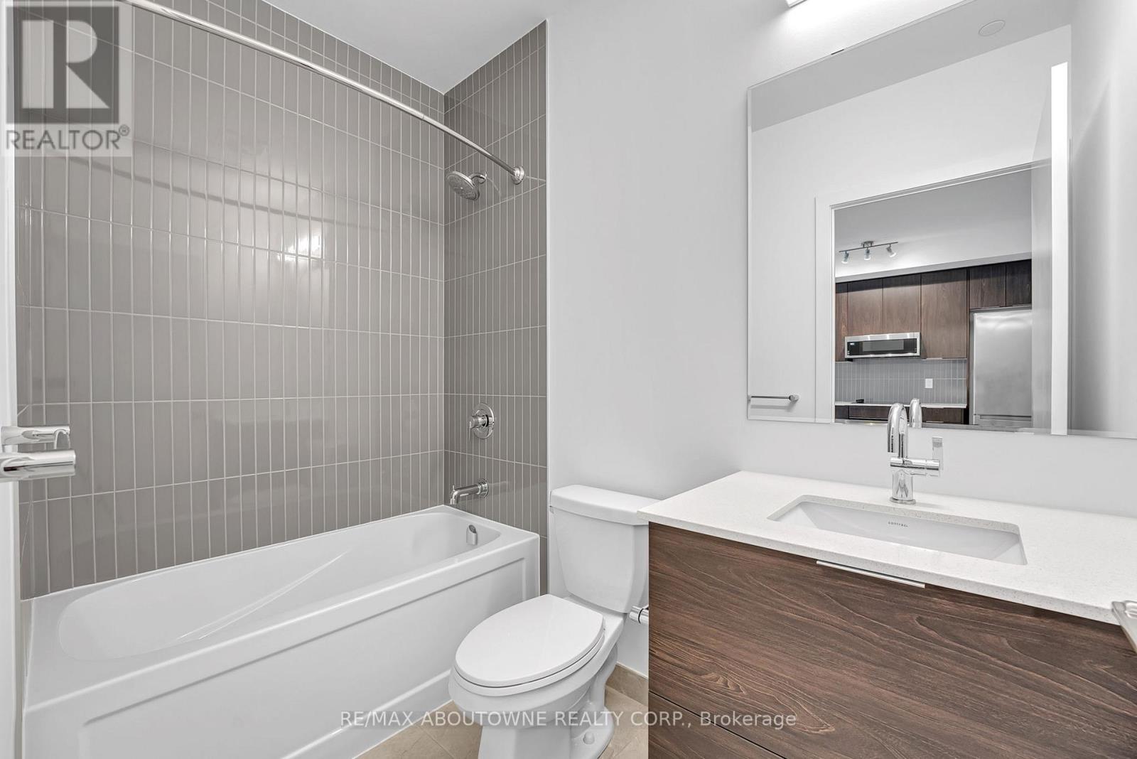 623 - 2501 Saw Whet Boulevard, Oakville, ON - Indoor Photo Showing Bathroom