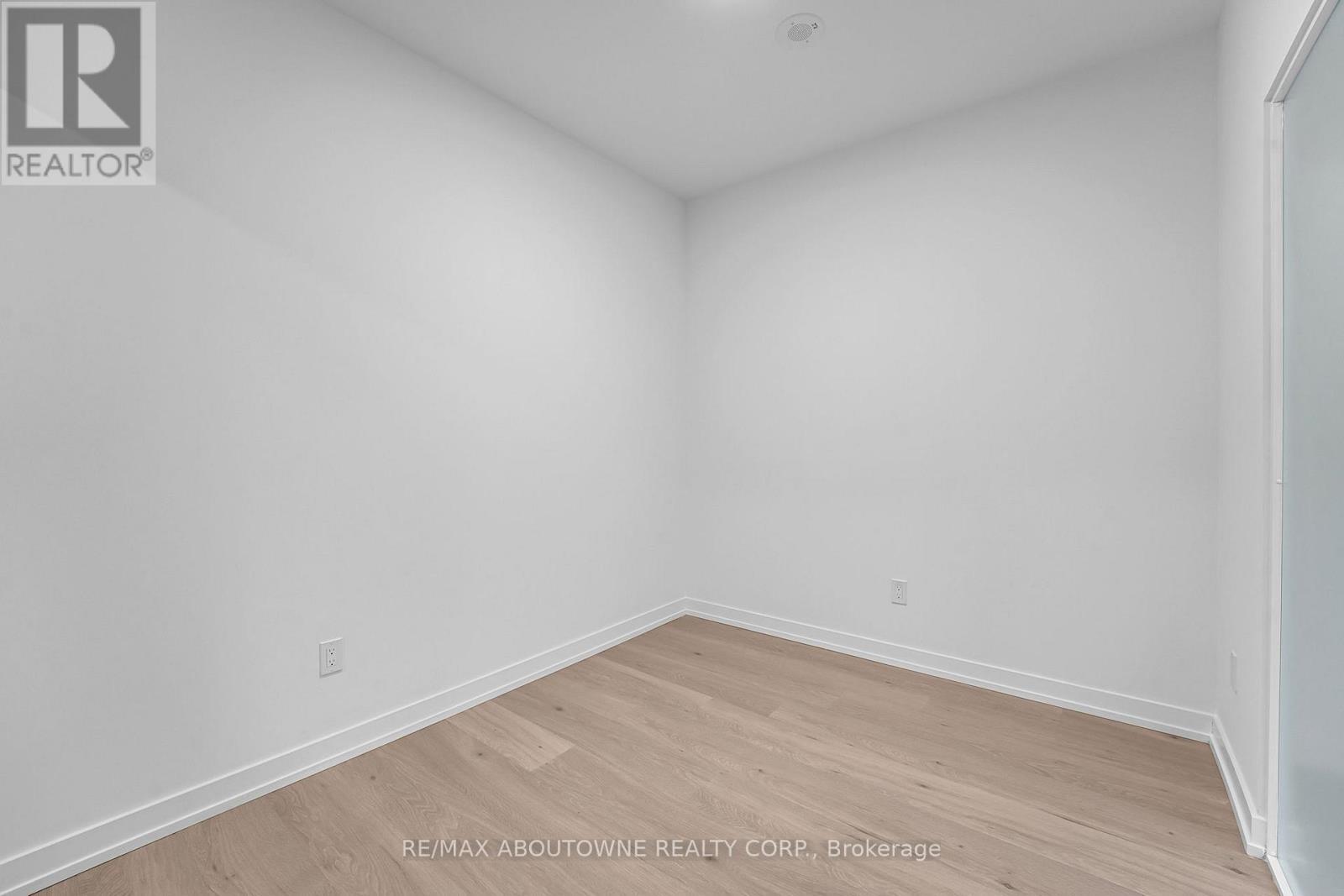 623 - 2501 Saw Whet Boulevard, Oakville, ON - Indoor Photo Showing Other Room