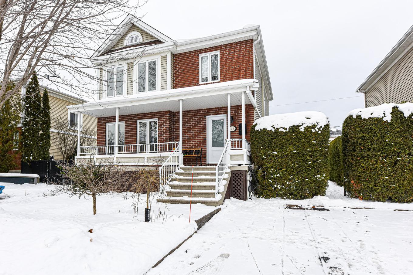 Façade - 25 Rue Charlotte-Leduc, La Prairie, QC - Outdoor With Deck Patio Veranda With Facade