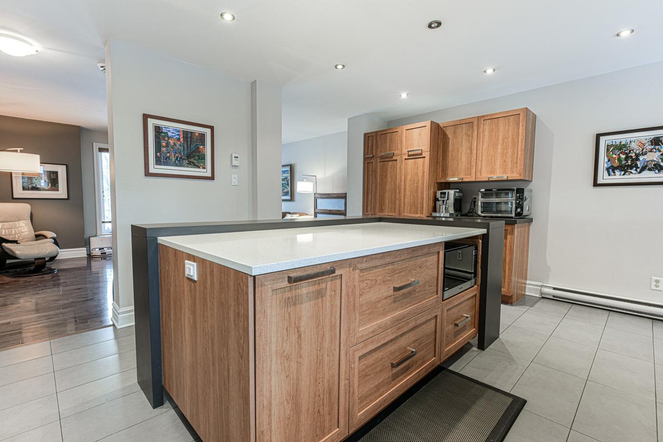 Cuisine - 25 Rue Charlotte-Leduc, La Prairie, QC - Indoor Photo Showing Kitchen