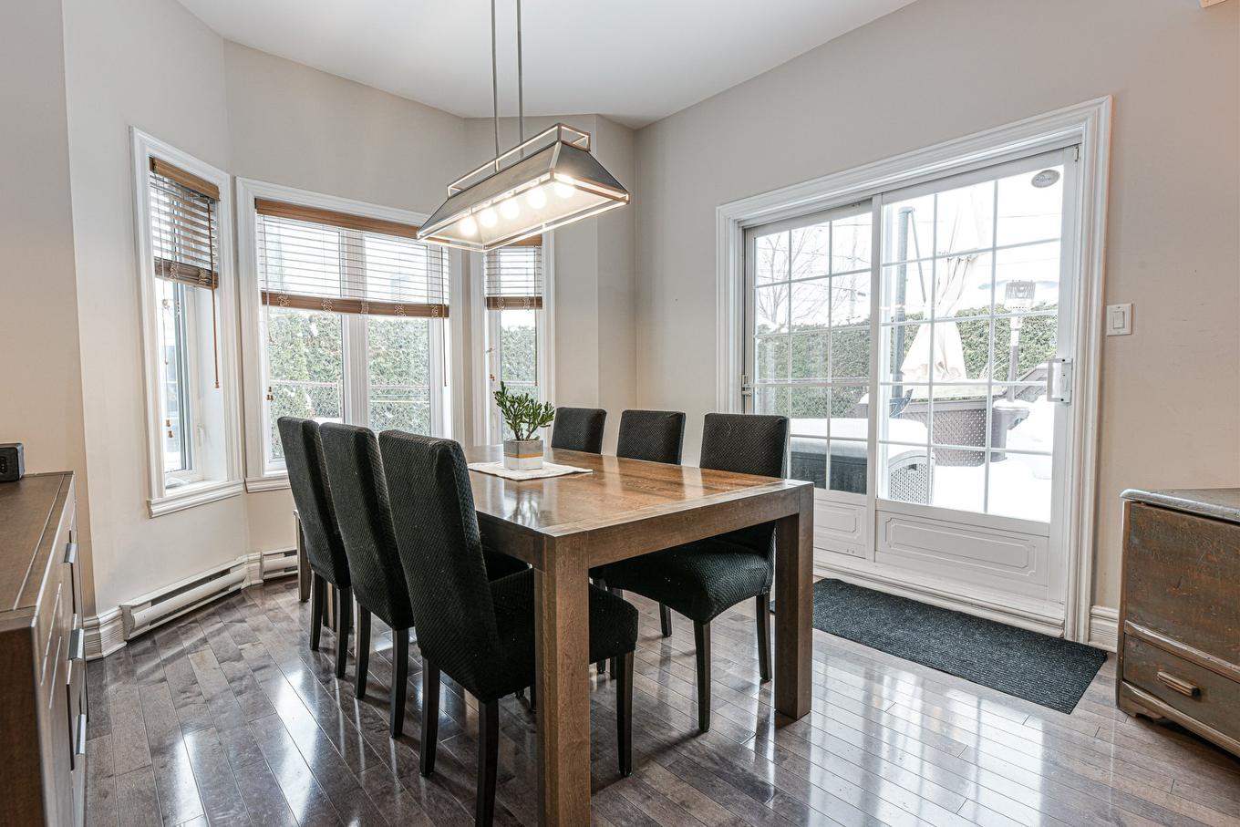 Salle à manger - 25 Rue Charlotte-Leduc, La Prairie, QC - Indoor Photo Showing Dining Room