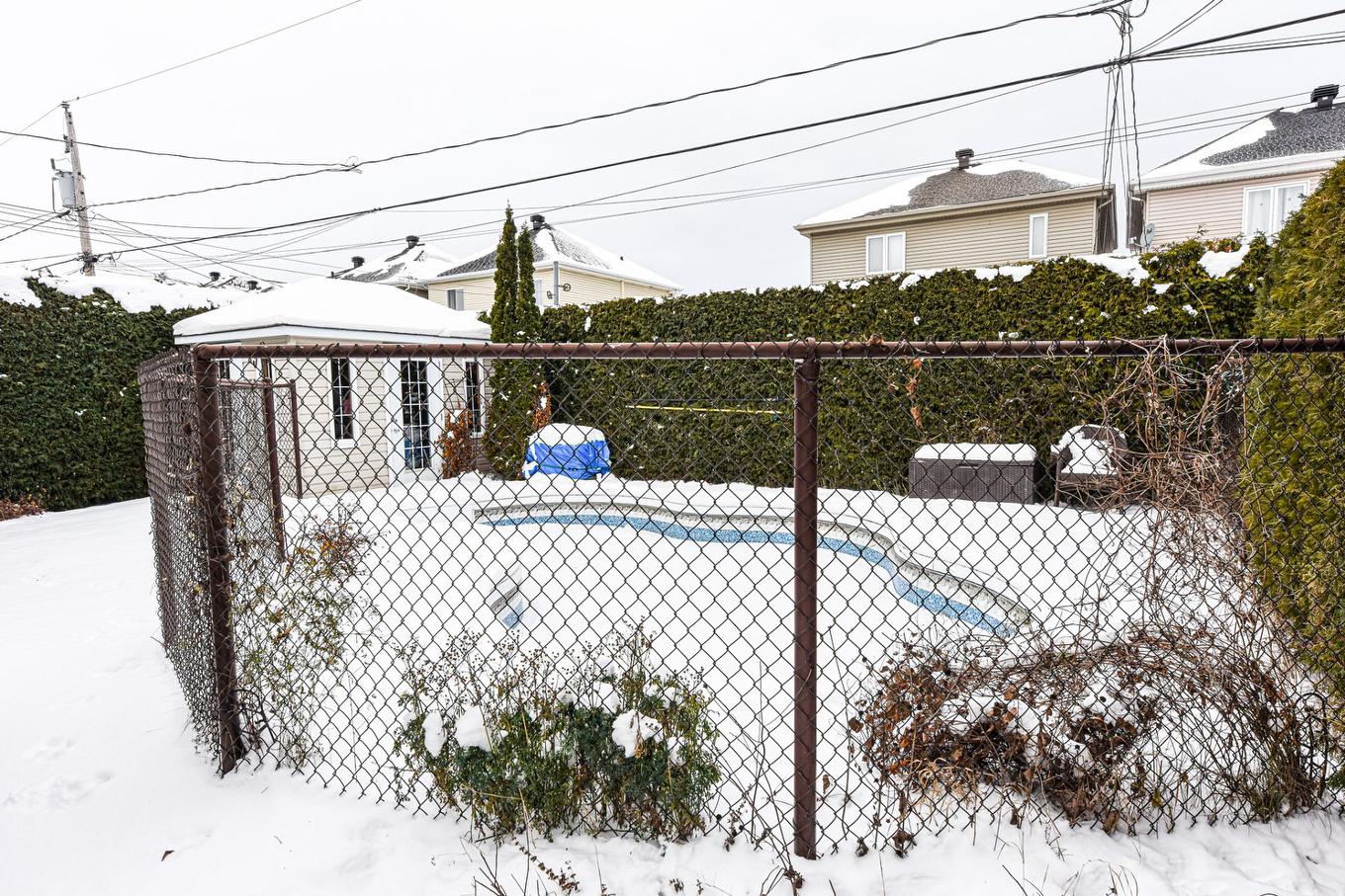 Piscine - 25 Rue Charlotte-Leduc, La Prairie, QC - Outdoor