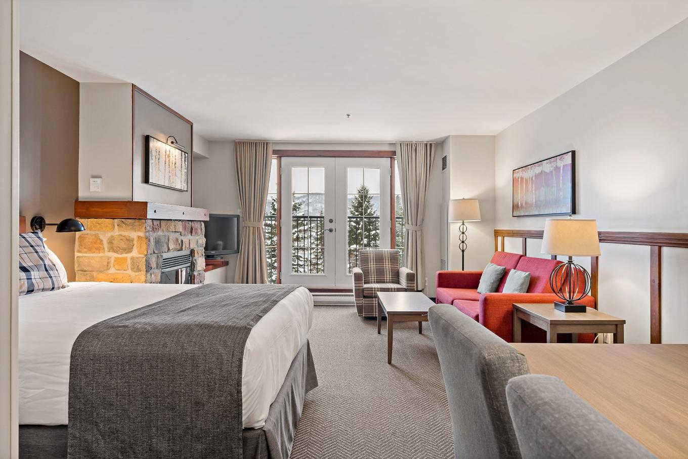 Vue d'ensemble - 320-151 Ch. Du Curé-Deslauriers, Mont-Tremblant, QC - Indoor Photo Showing Bedroom