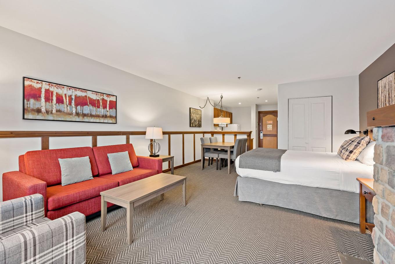 Vue d'ensemble - 320-151 Ch. Du Curé-Deslauriers, Mont-Tremblant, QC - Indoor Photo Showing Living Room