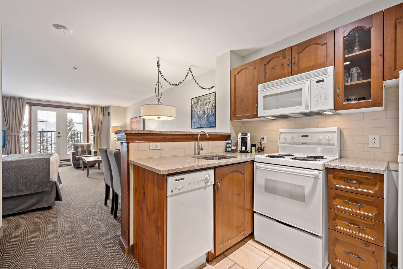 Cuisine - 320-151 Ch. Du Curé-Deslauriers, Mont-Tremblant, QC - Indoor Photo Showing Kitchen