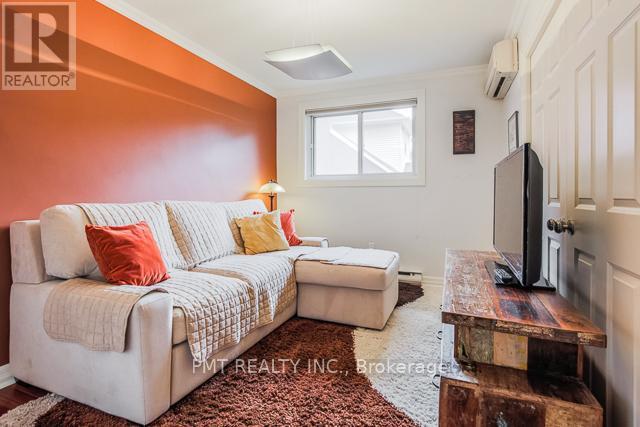 Th3 - 28 Admiral Road, Toronto, ON - Indoor