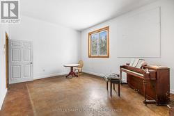 possible more private den? -