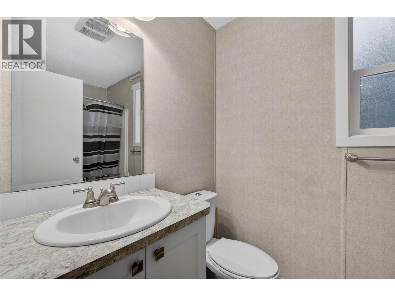 3277 Loschinski Road, Revelstoke, BC