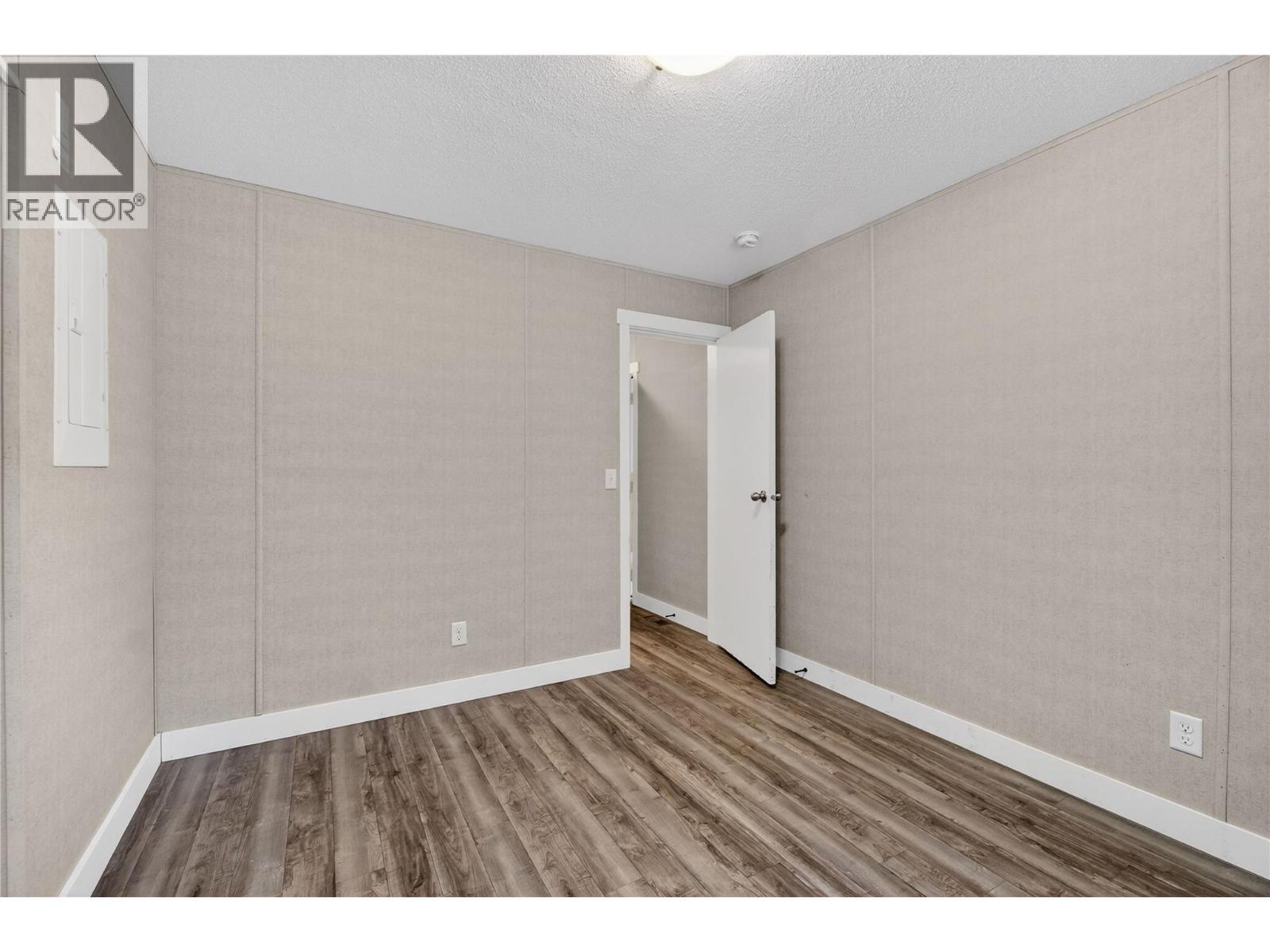 3277 Loschinski Road, Revelstoke, BC