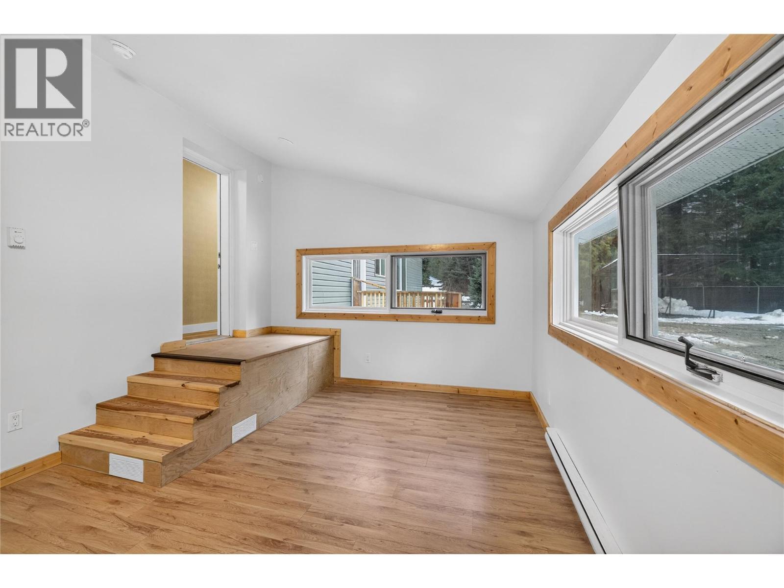 3277 Loschinski Road, Revelstoke, BC