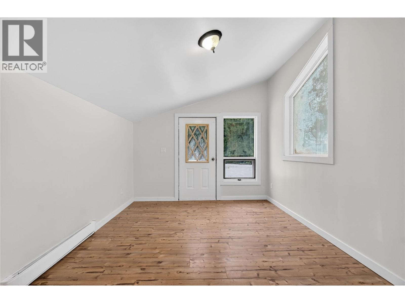 3277 Loschinski Road, Revelstoke, BC