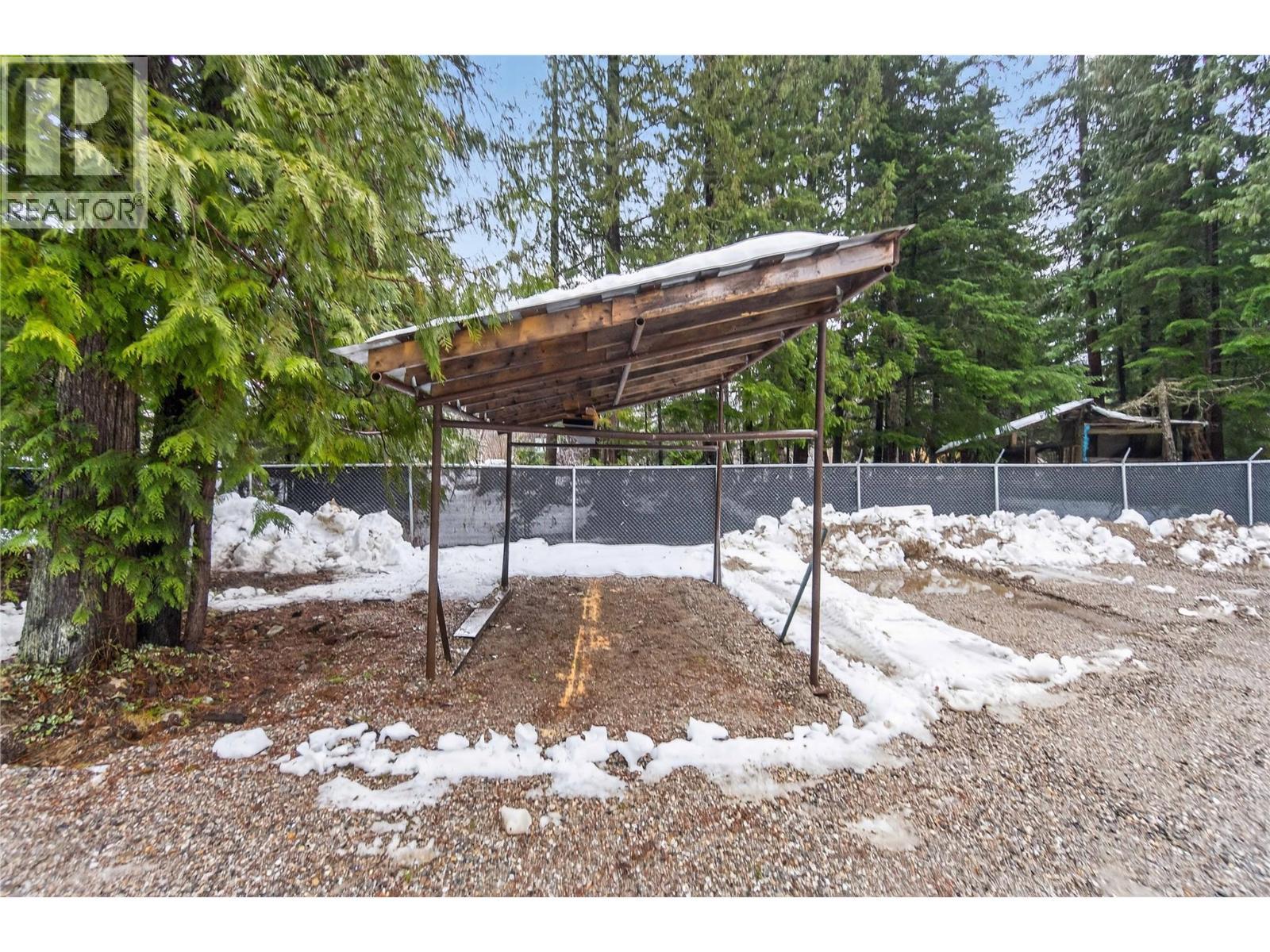 3277 Loschinski Road, Revelstoke, BC