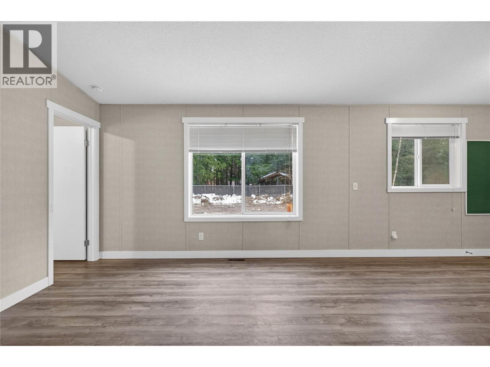 3277 Loschinski Road, Revelstoke, BC