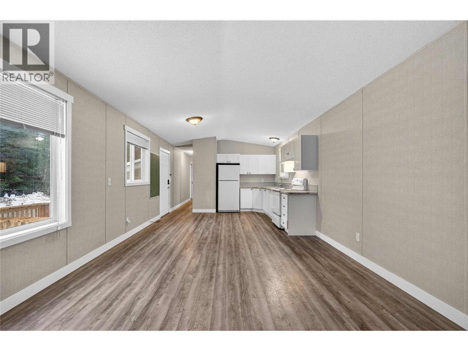 3277 Loschinski Road, Revelstoke, BC