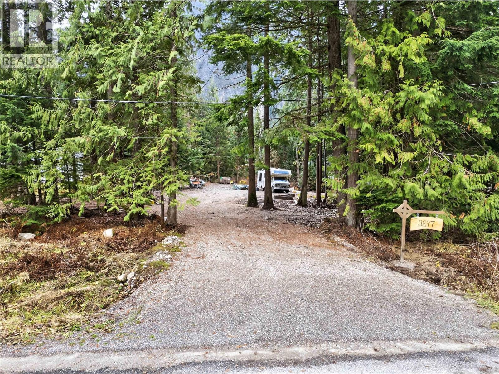 3277 Loschinski Road, Revelstoke, BC