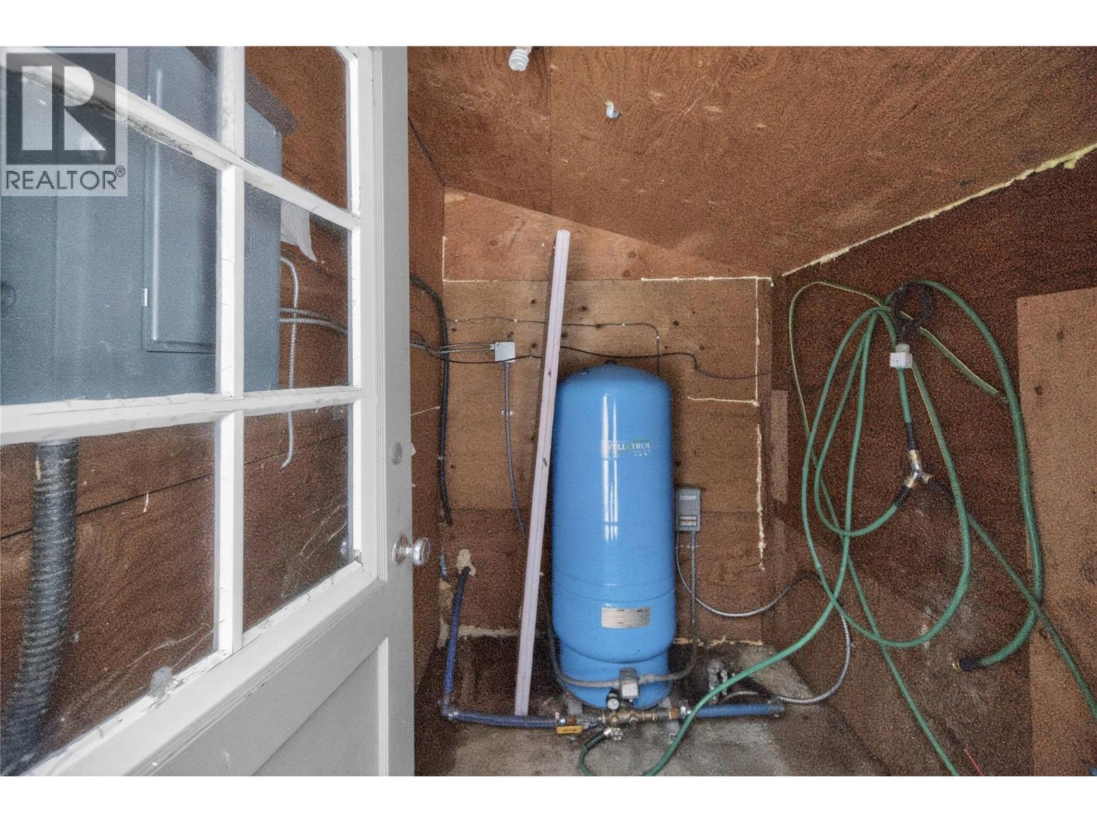 3277 Loschinski Road, Revelstoke, BC