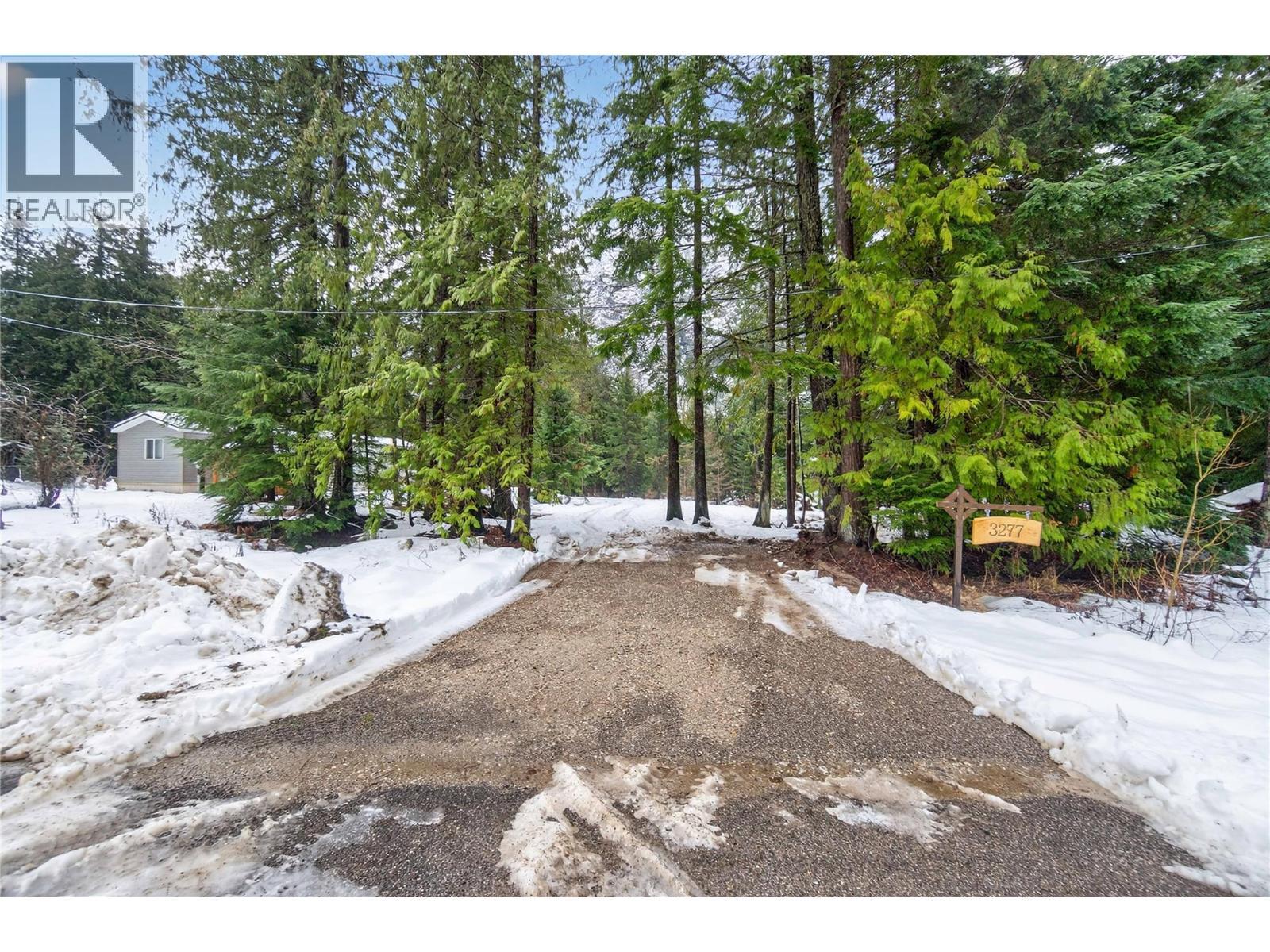 3277 Loschinski Road, Revelstoke, BC