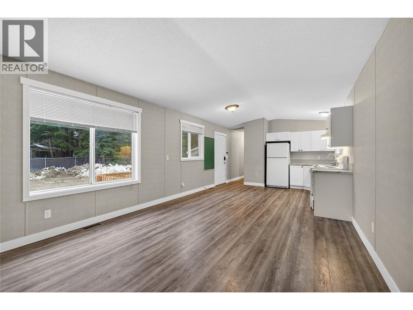 3277 Loschinski Road, Revelstoke, BC