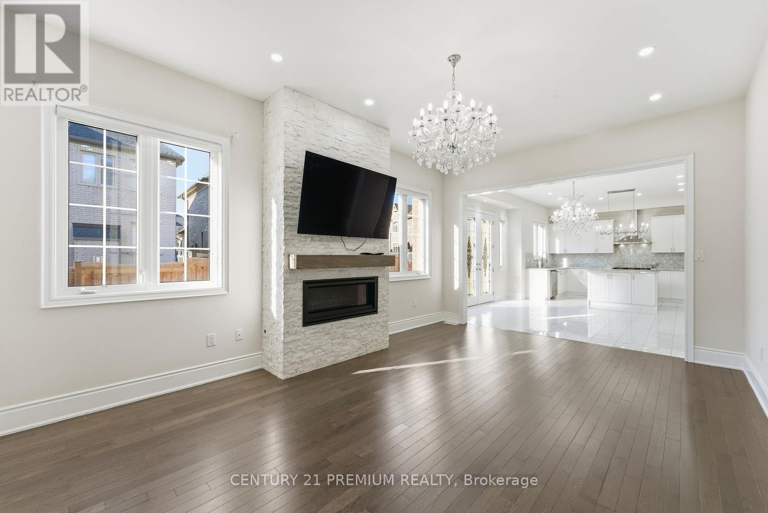 18 Landview Road, Brampton, ON - Indoor Photo Showing Other Room With Fireplace
