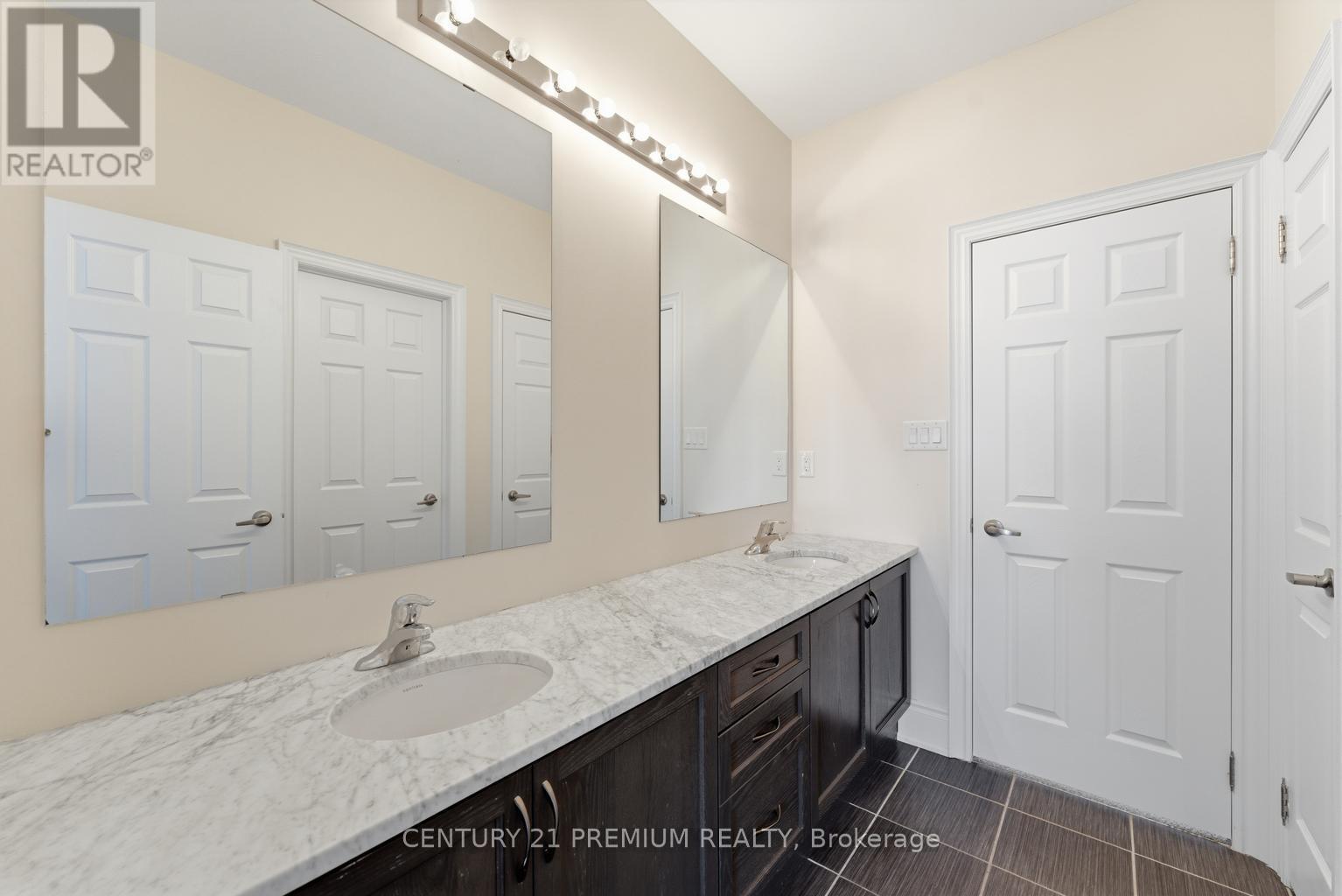 18 Landview Road, Brampton, ON - Indoor Photo Showing Bathroom