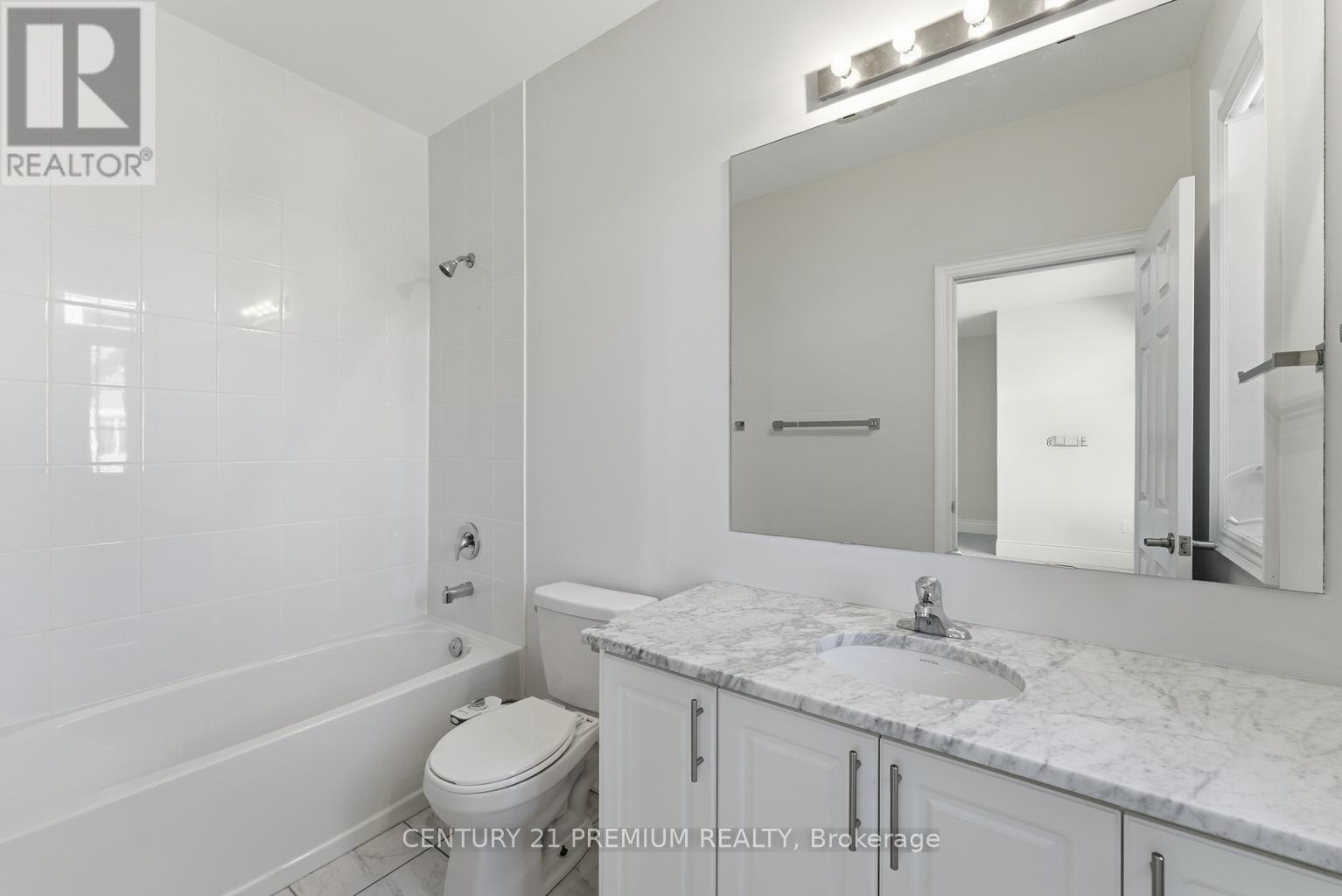 18 Landview Road, Brampton, ON - Indoor Photo Showing Bathroom