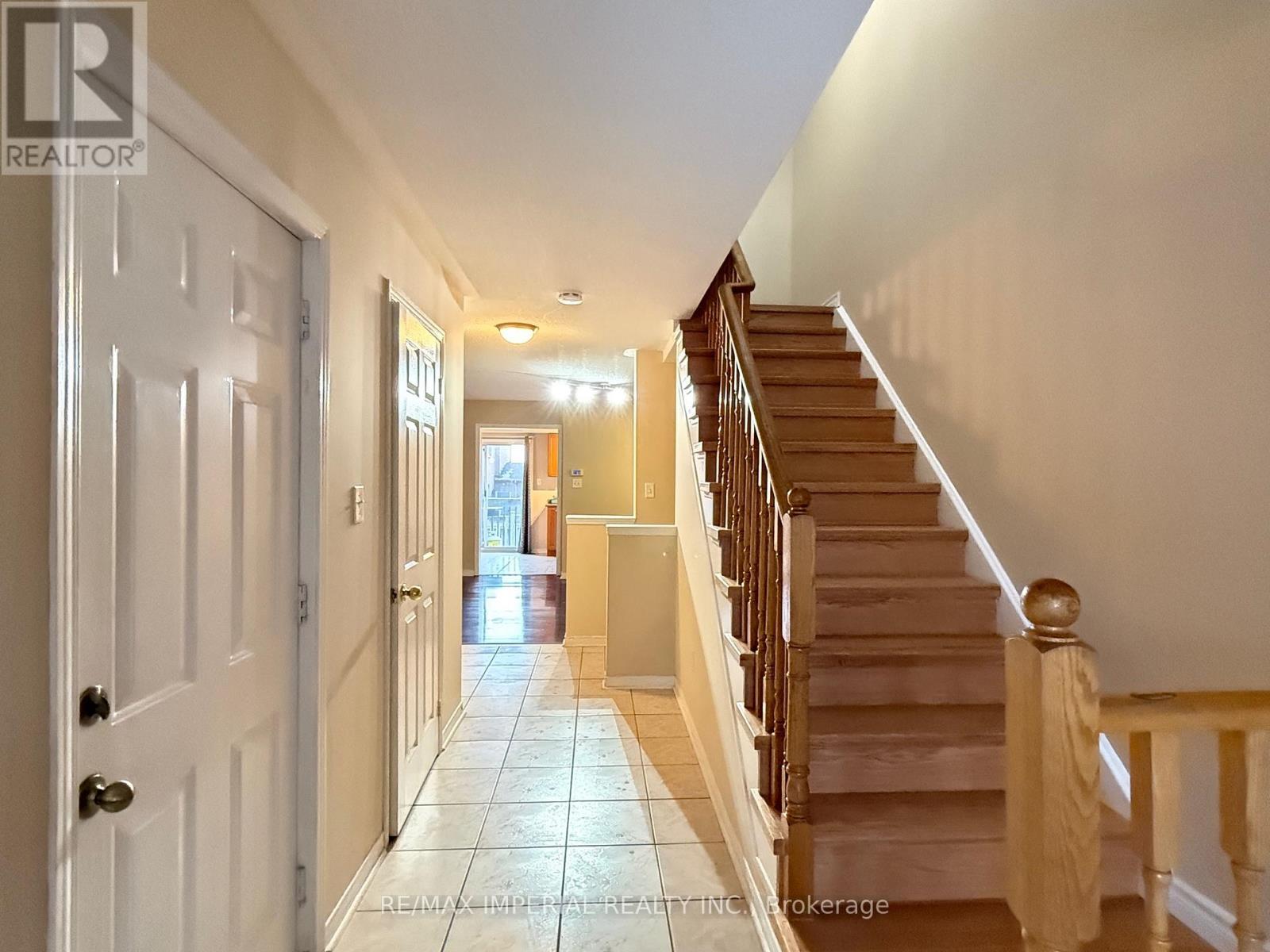 5640 Stella Lane, Burlington, ON - Indoor Photo Showing Other Room