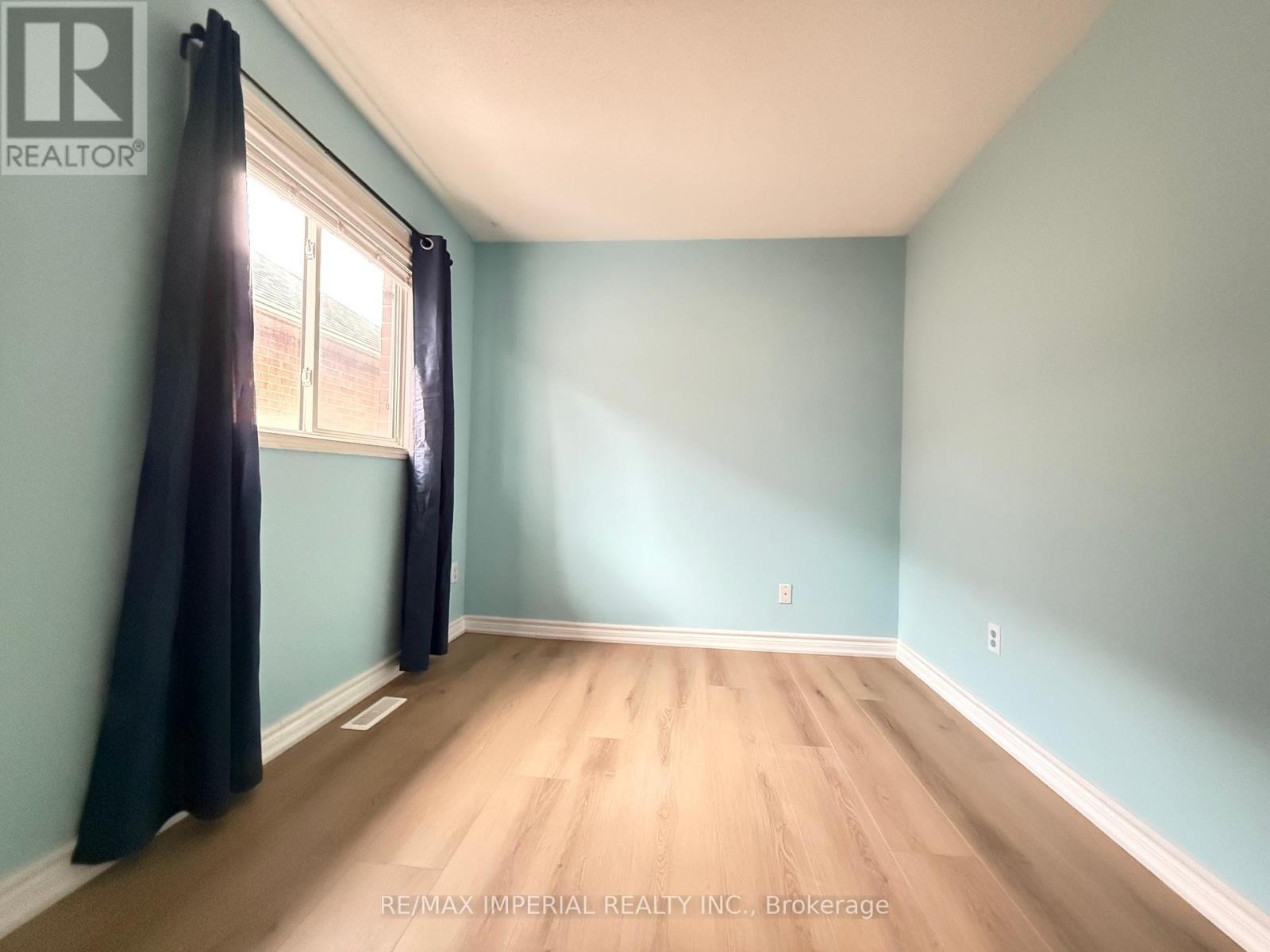 5640 Stella Lane, Burlington, ON - Indoor Photo Showing Other Room