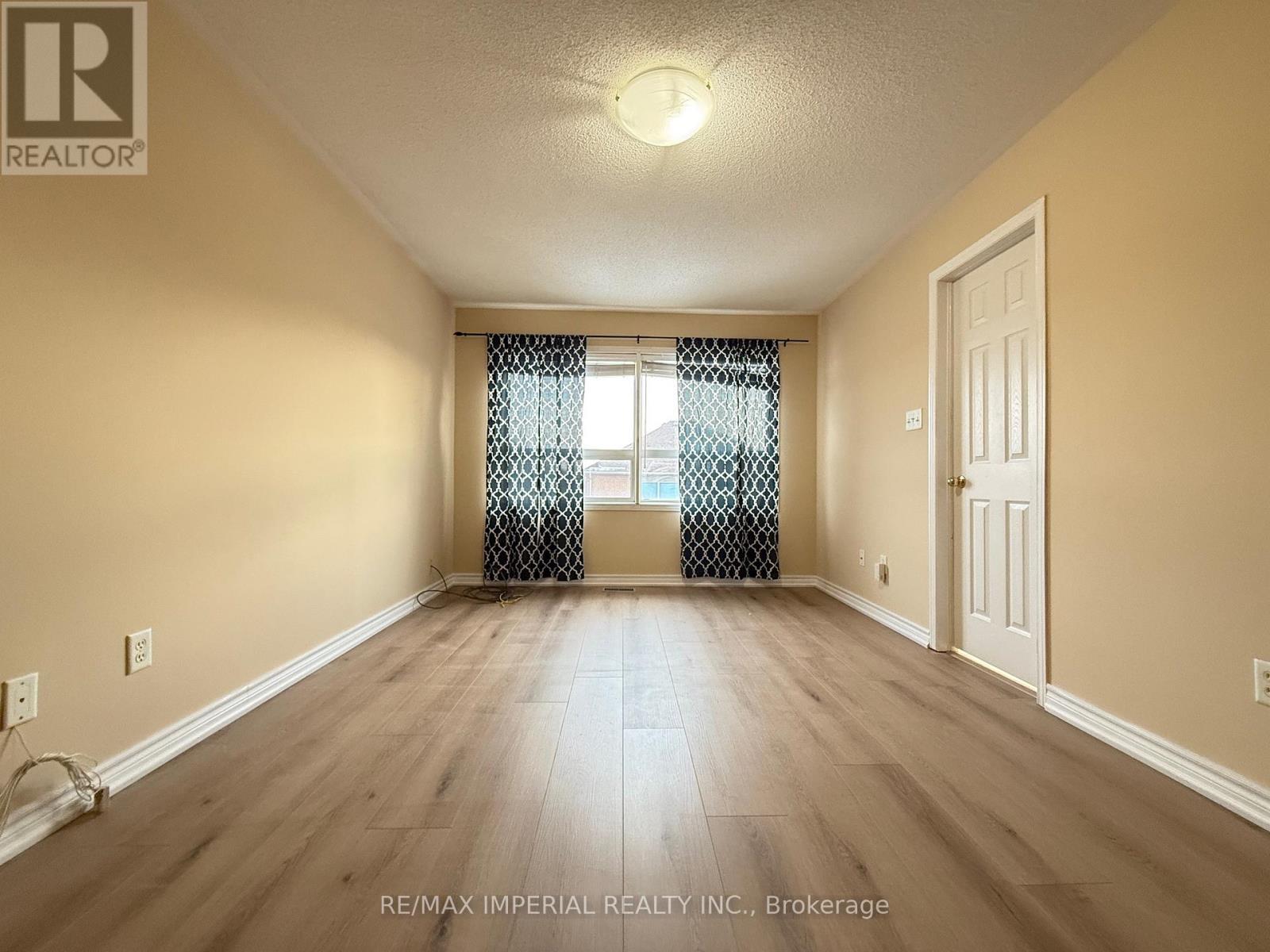 5640 Stella Lane, Burlington, ON - Indoor Photo Showing Other Room