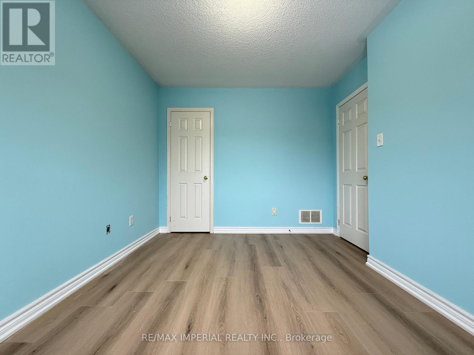 5640 Stella Lane, Burlington, ON - Indoor Photo Showing Other Room