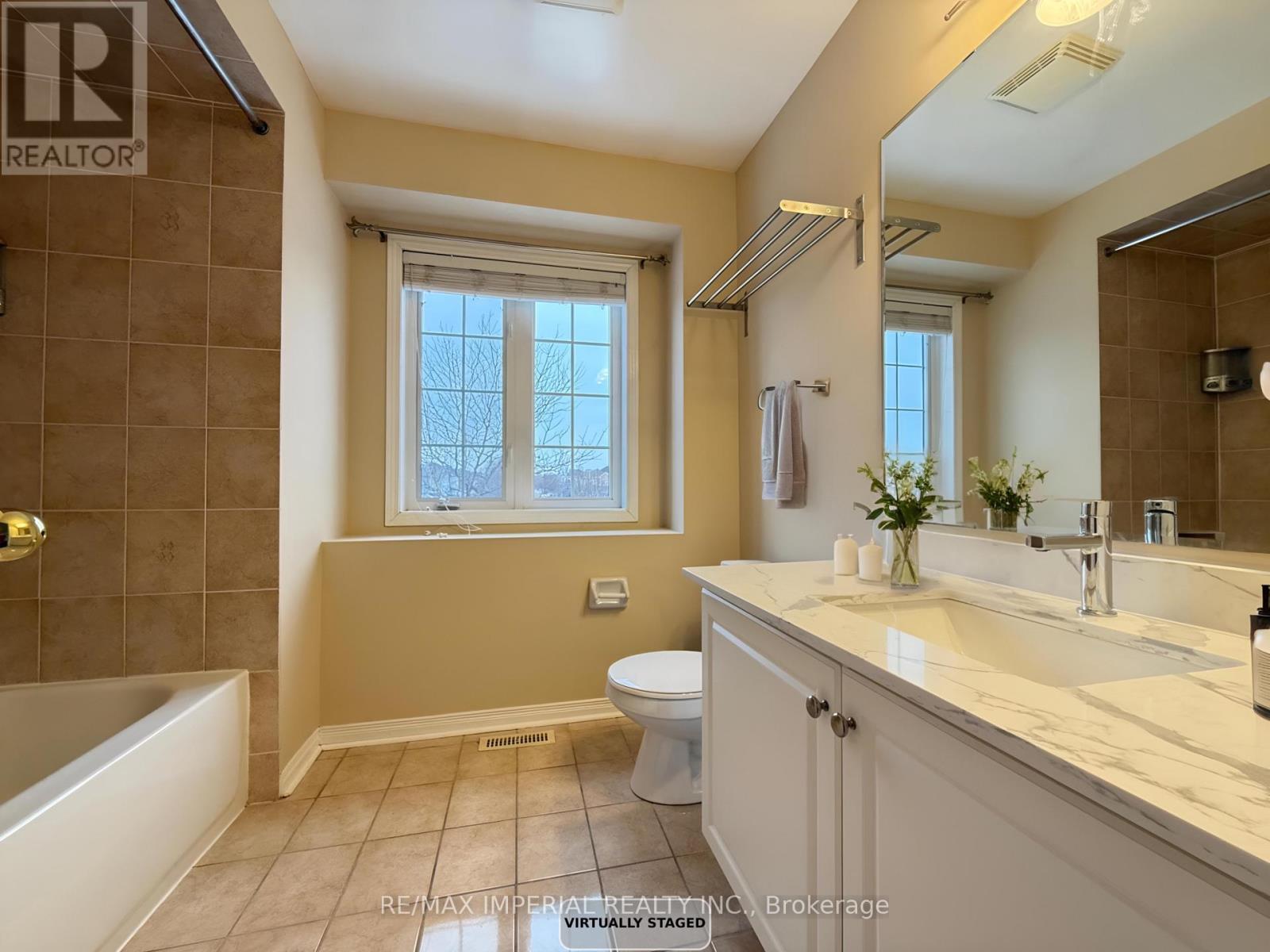 5640 Stella Lane, Burlington, ON - Indoor Photo Showing Bathroom