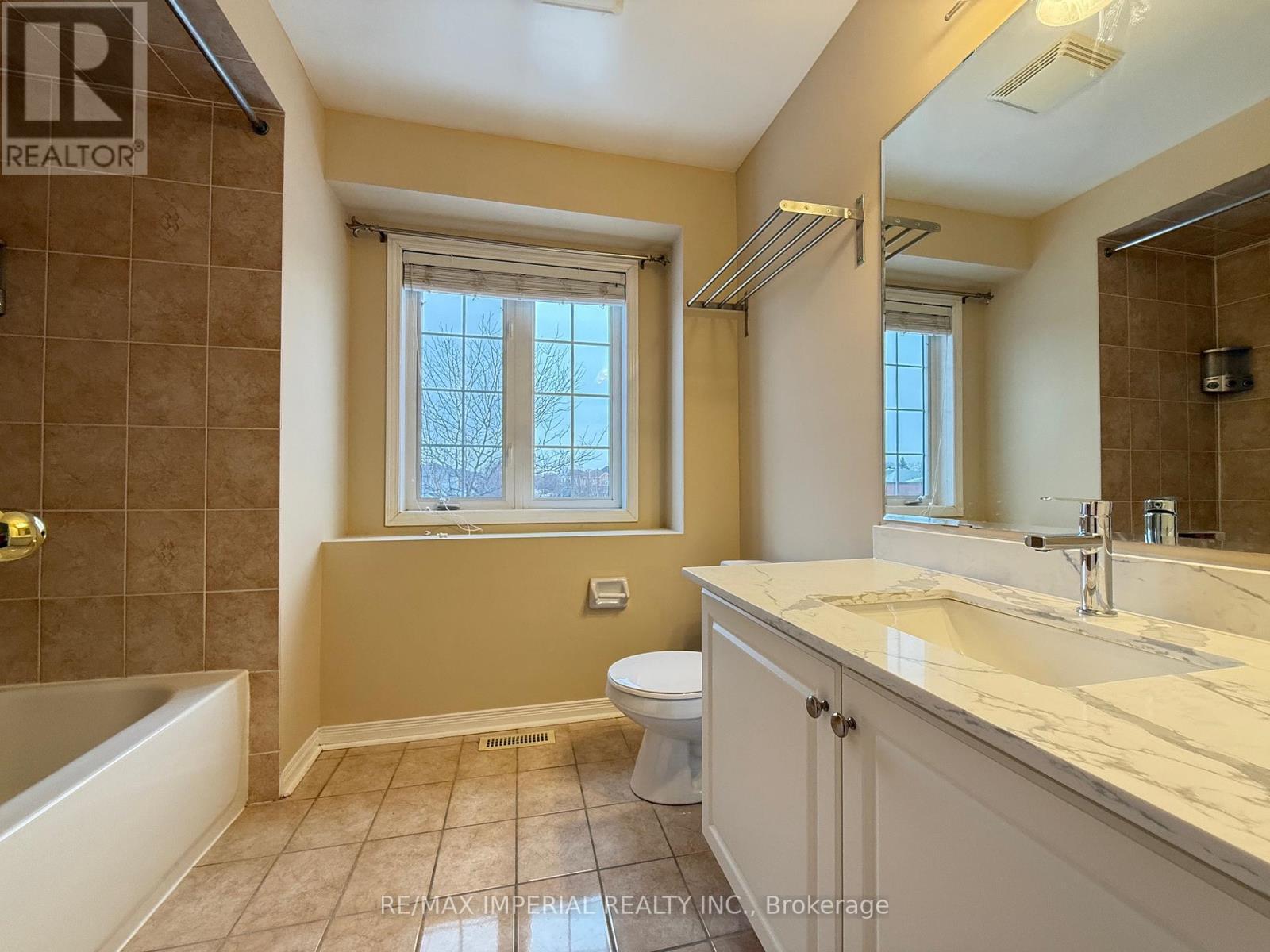 5640 Stella Lane, Burlington, ON - Indoor Photo Showing Bathroom