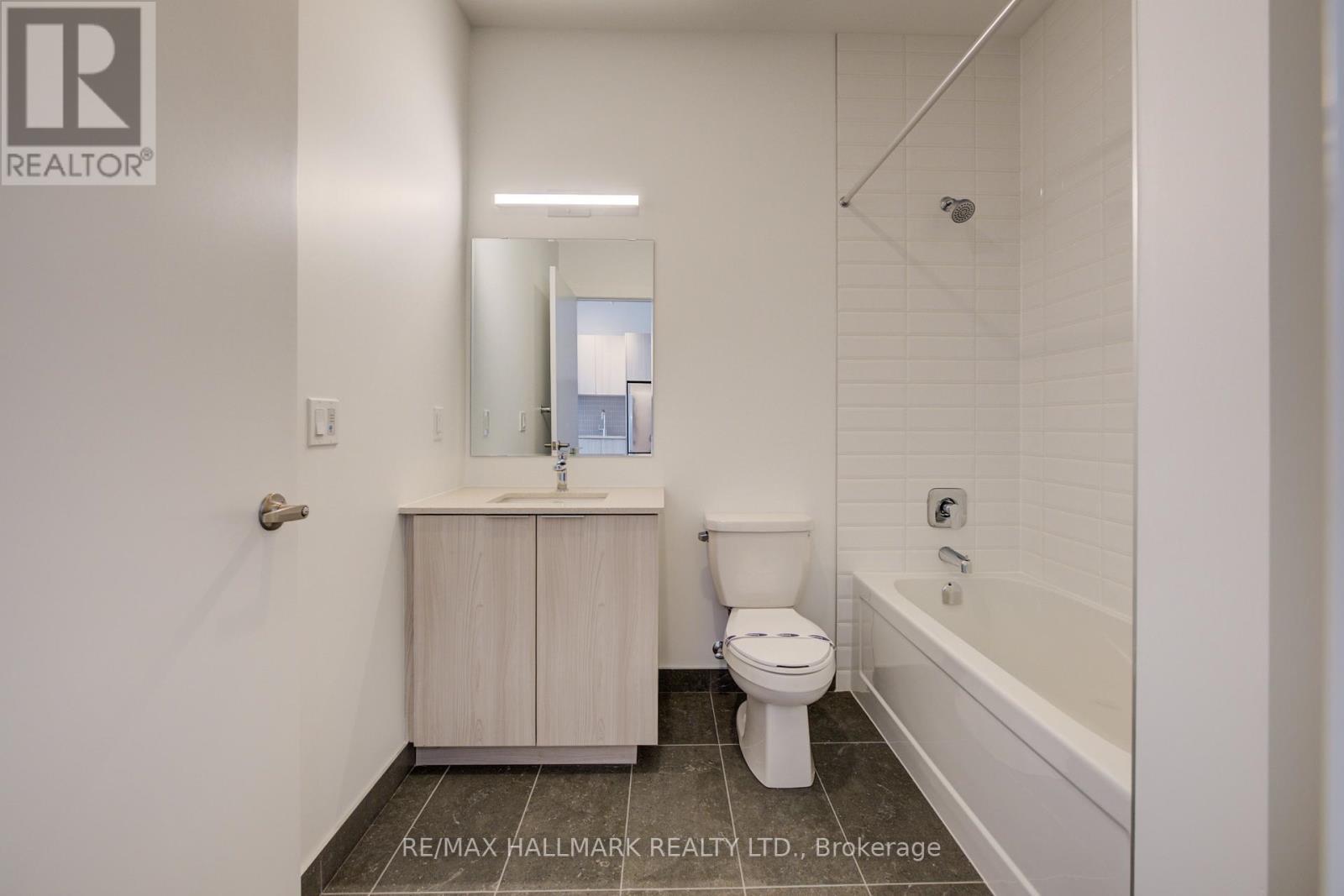 Bathroom - 720 Whitlock Avenue, Milton, ON - Indoor Photo Showing Bathroom