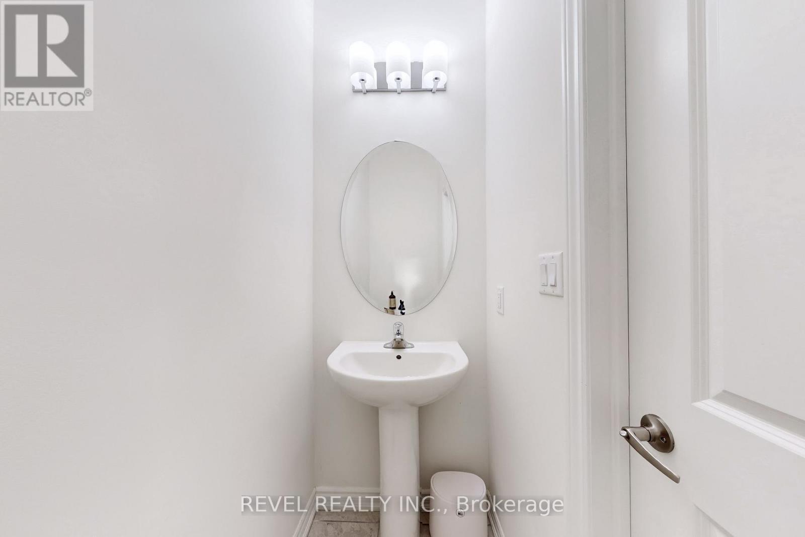 234 Wesmina Avenue, Whitchurch-Stouffville (Stouffville), ON - Indoor Photo Showing Bathroom