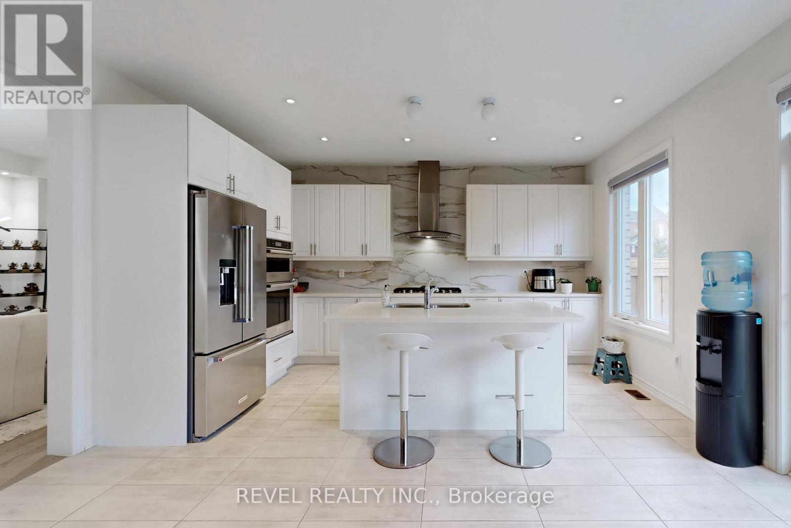 234 Wesmina Avenue, Whitchurch-Stouffville (Stouffville), ON - Indoor Photo Showing Kitchen With Stainless Steel Kitchen