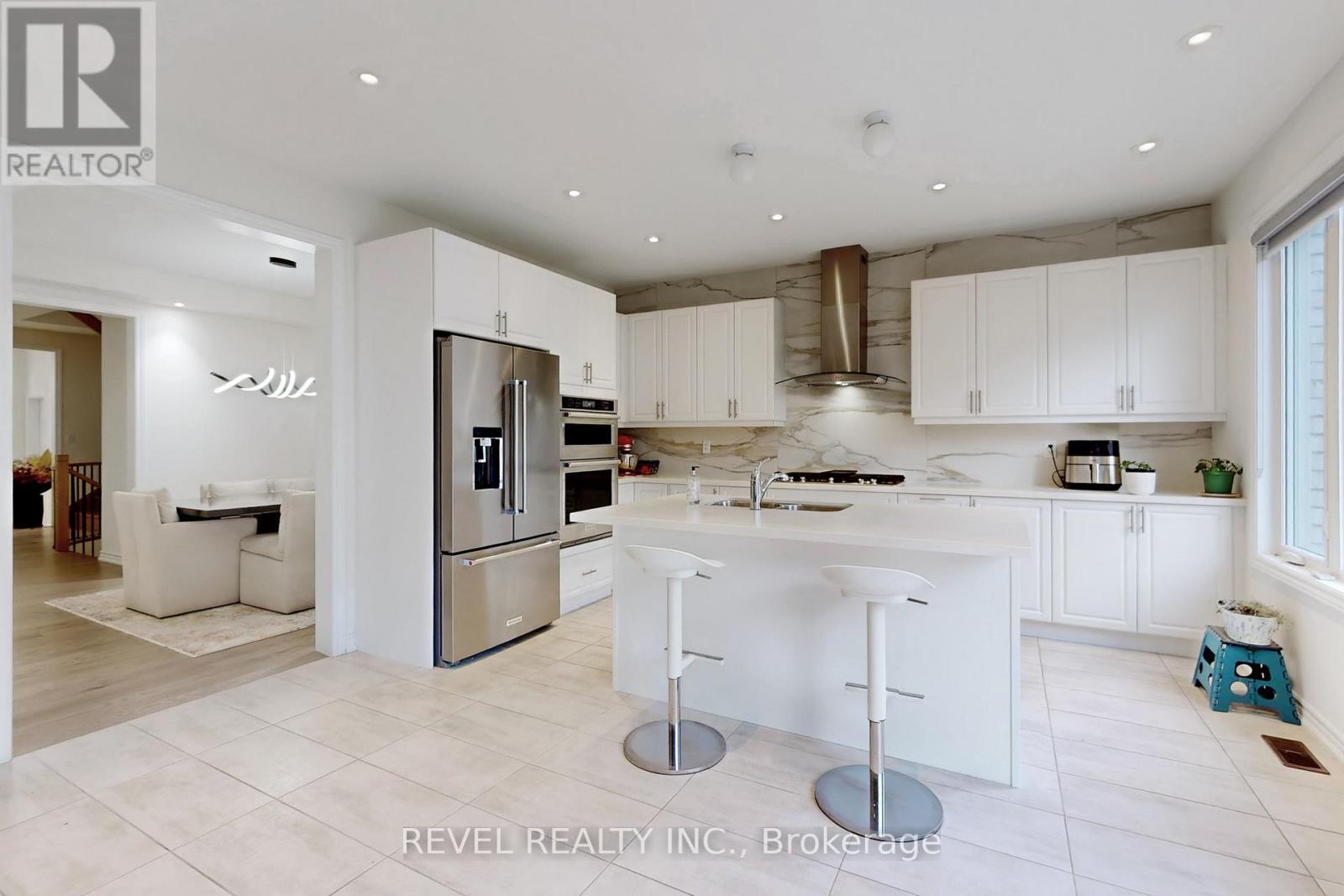 234 Wesmina Avenue, Whitchurch-Stouffville (Stouffville), ON - Indoor Photo Showing Kitchen