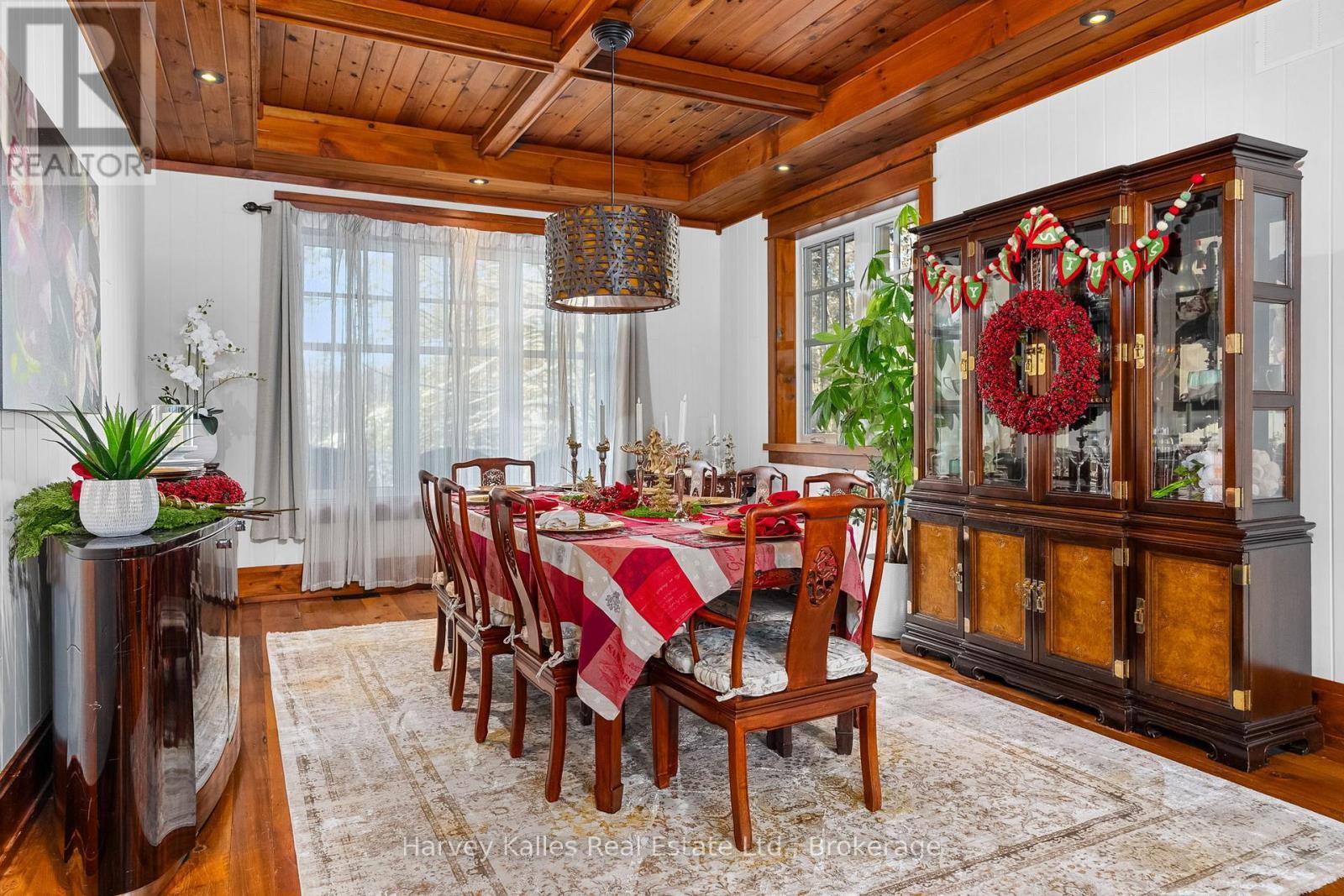1074 Tally Ho Winter Park Road, Lake Of Bays (Sinclair), ON - Indoor Photo Showing Dining Room