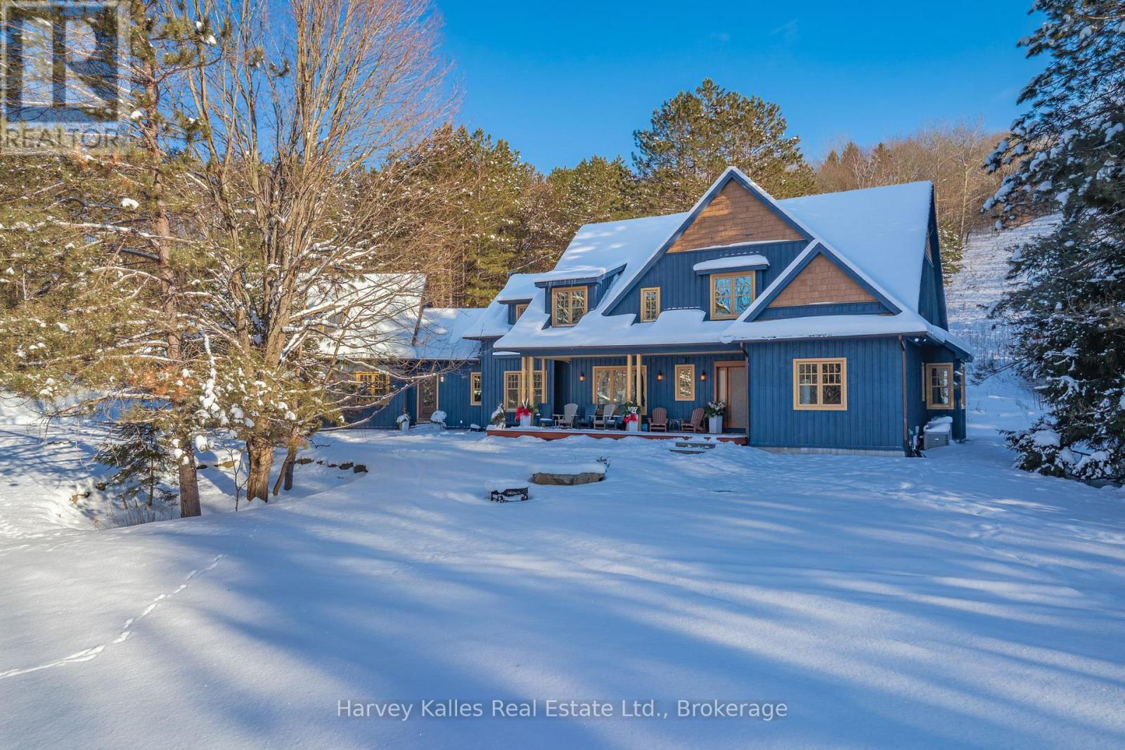 1074 Tally Ho Winter Park Road, Lake Of Bays (Sinclair), ON - Outdoor With Facade