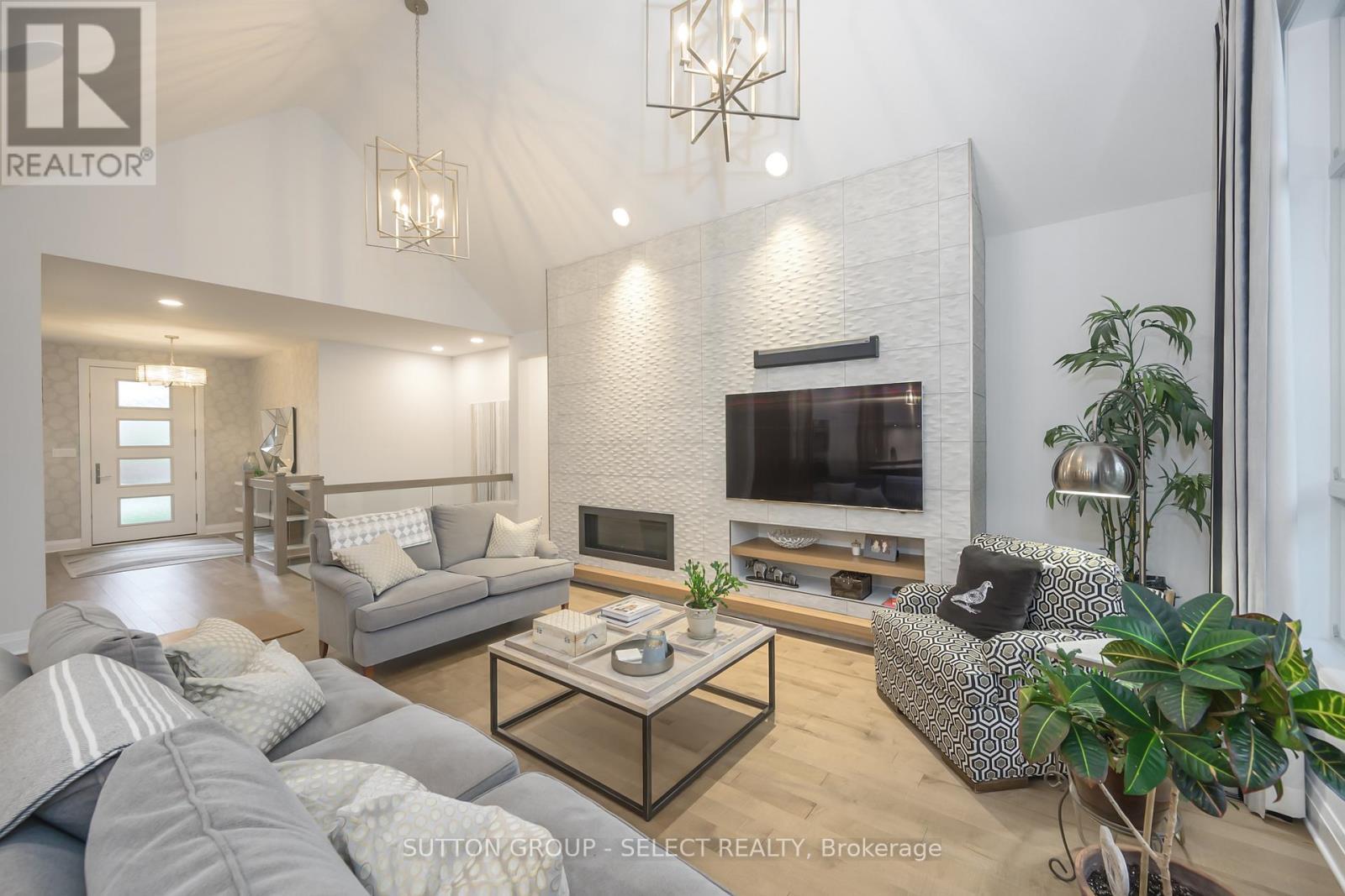 346 Bradwell Chase, London North (North R), ON - Indoor Photo Showing Living Room