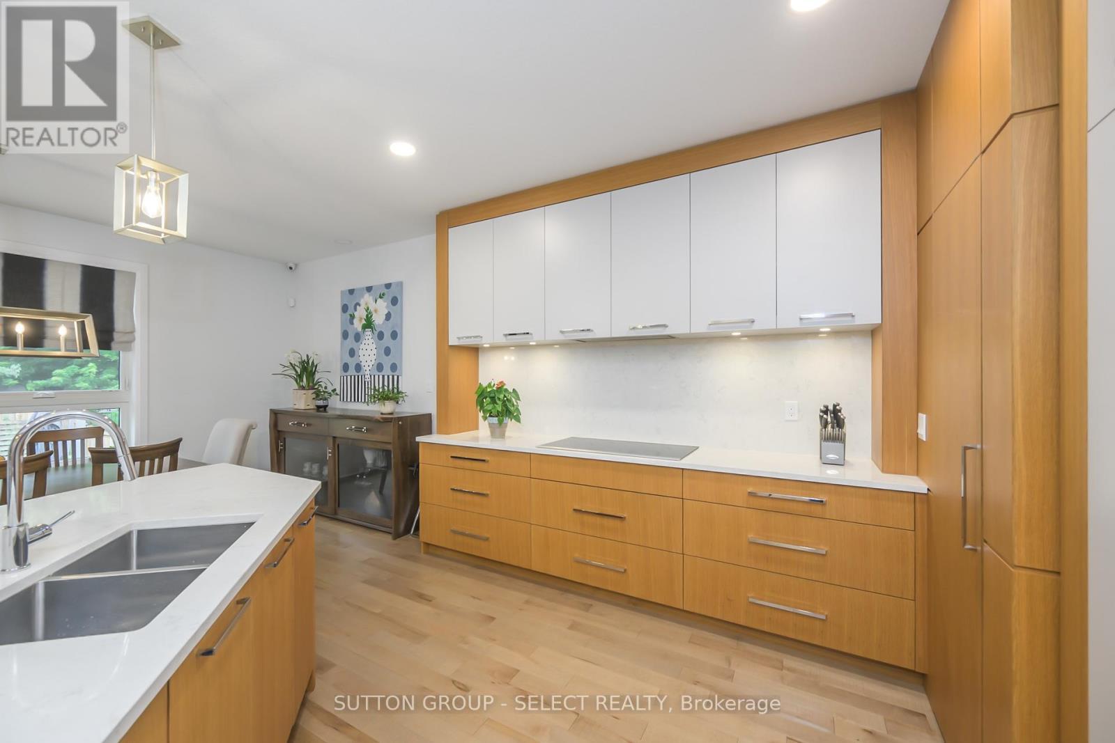 346 Bradwell Chase, London North (North R), ON - Indoor Photo Showing Kitchen With Double Sink
