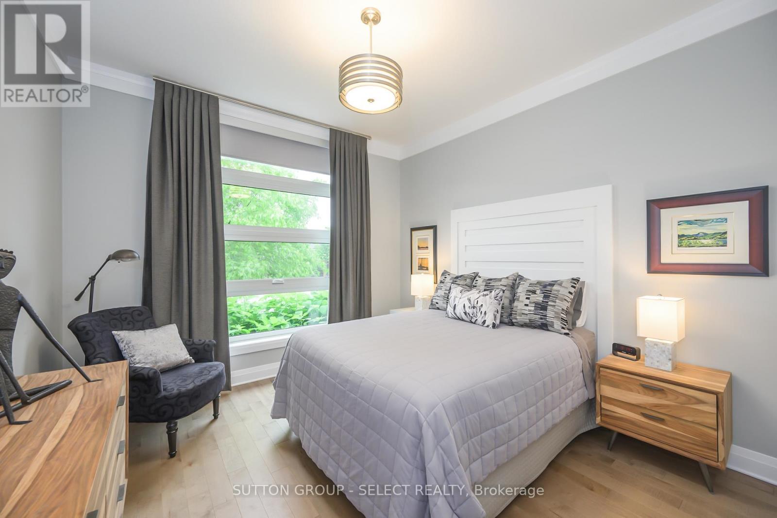 346 Bradwell Chase, London North (North R), ON - Indoor Photo Showing Bedroom