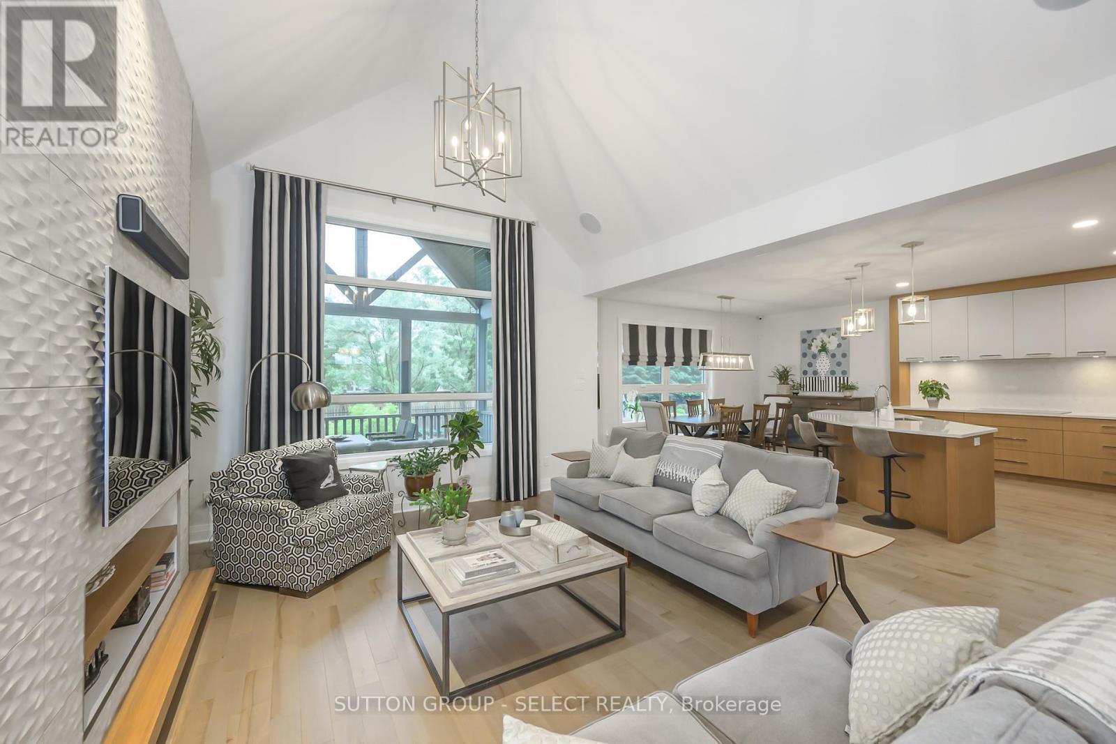 346 Bradwell Chase, London North (North R), ON - Indoor Photo Showing Living Room