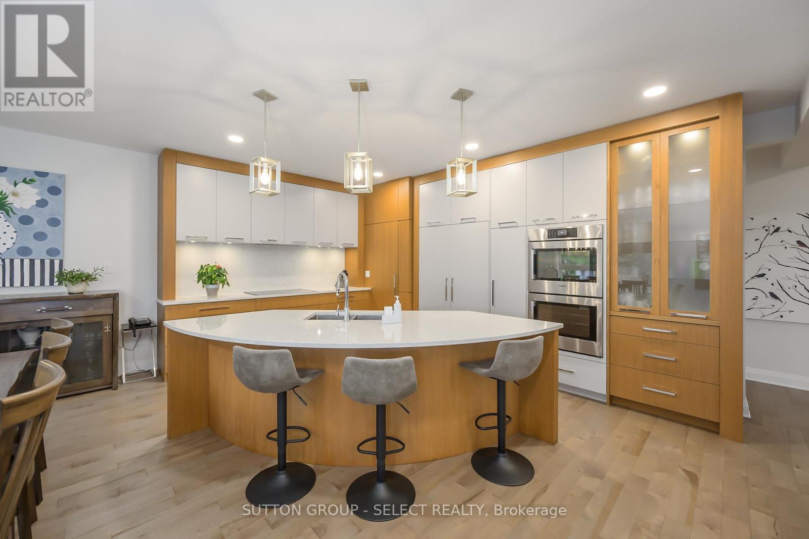 346 Bradwell Chase, London North (North R), ON - Indoor Photo Showing Kitchen With Upgraded Kitchen