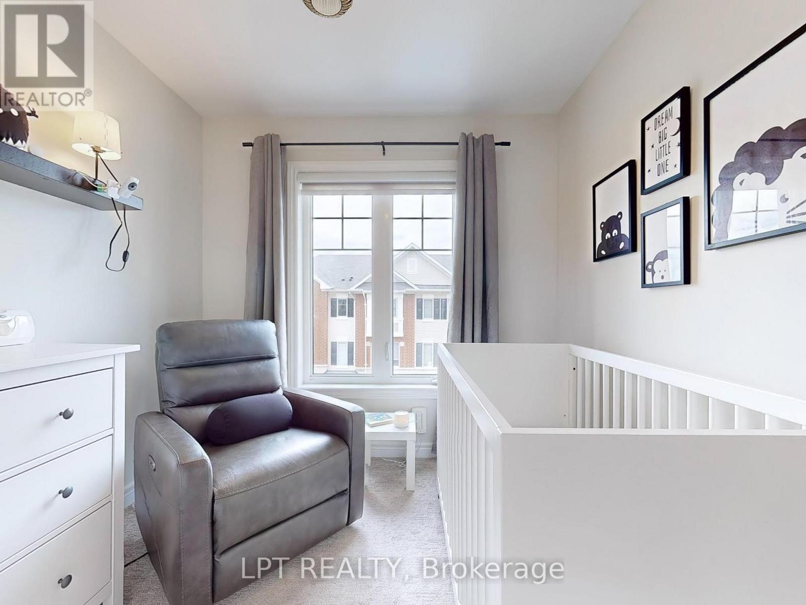 10 Snowberry Lane, Hamilton, ON - Indoor