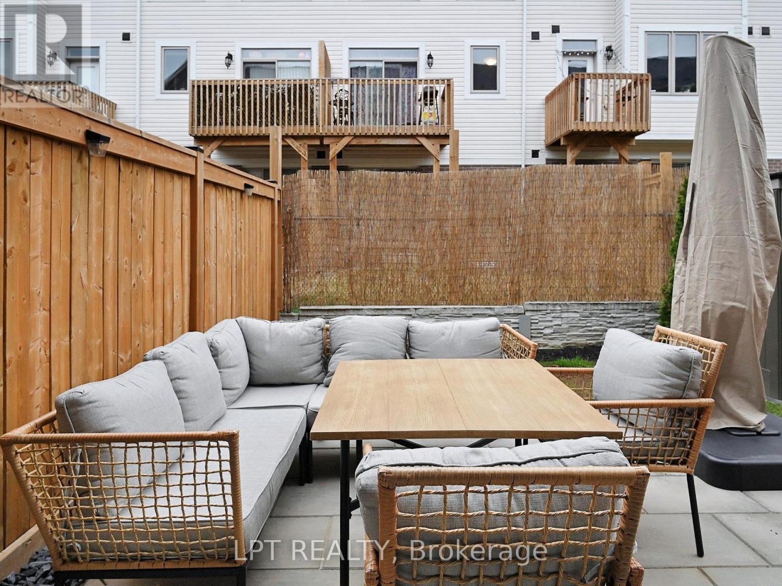 10 Snowberry Lane, Hamilton, ON - Outdoor With Deck Patio Veranda With Exterior