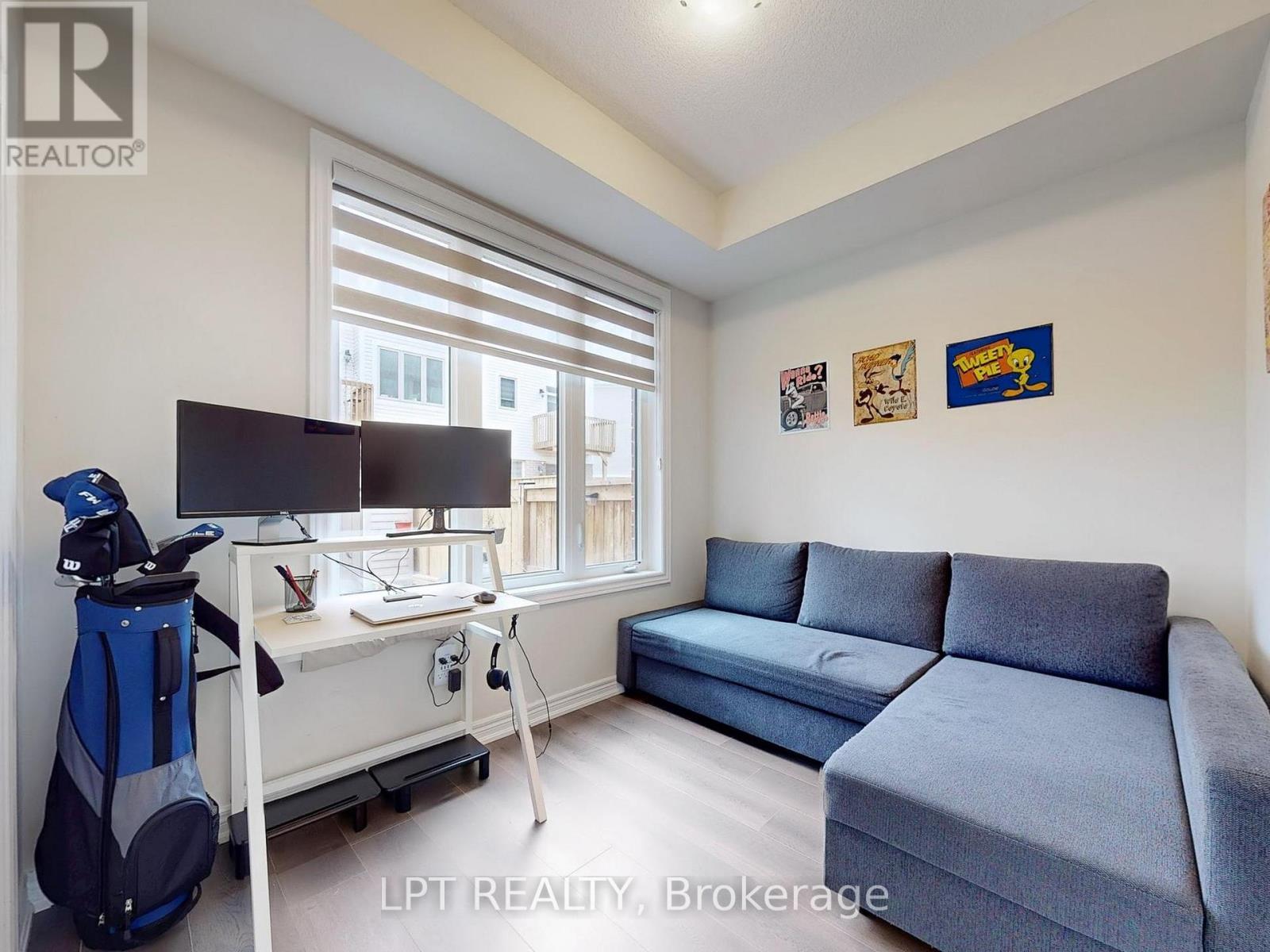 10 Snowberry Lane, Hamilton, ON - Indoor Photo Showing Other Room