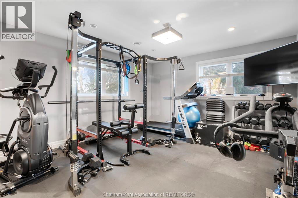 32 Lynnwood Drive, Chatham, ON - Indoor Photo Showing Gym Room