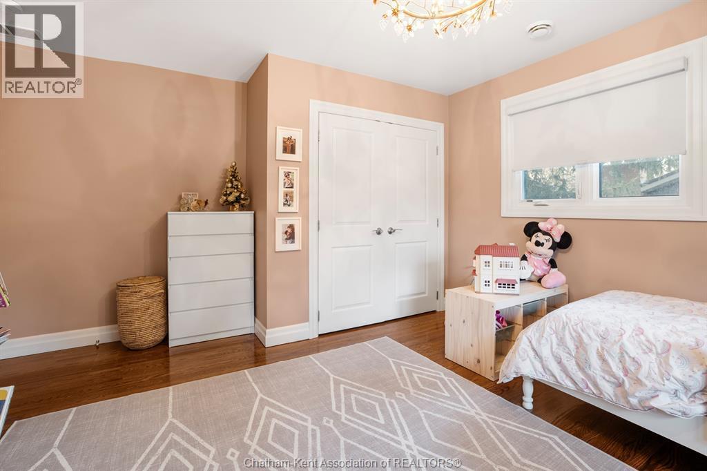 32 Lynnwood Drive, Chatham, ON - Indoor Photo Showing Bedroom